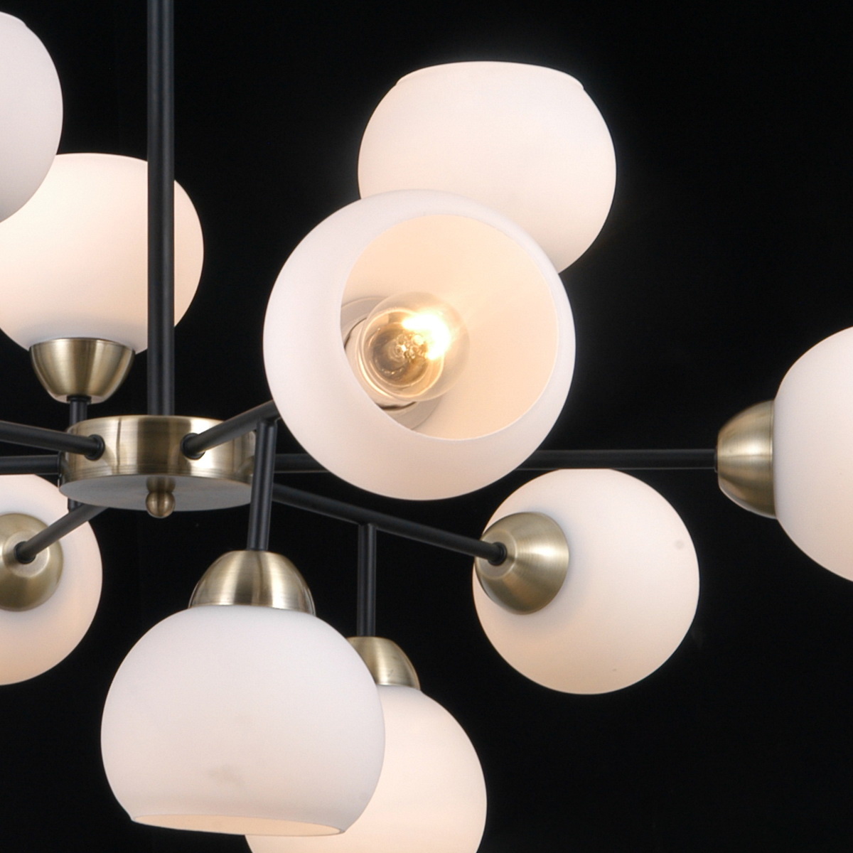 Люстра на штанге Illumico IL0440-12PSQ-79 AB BK