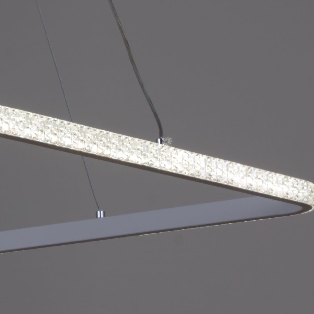 Подвесная люстра Reluce 06316-3.9-01 WH