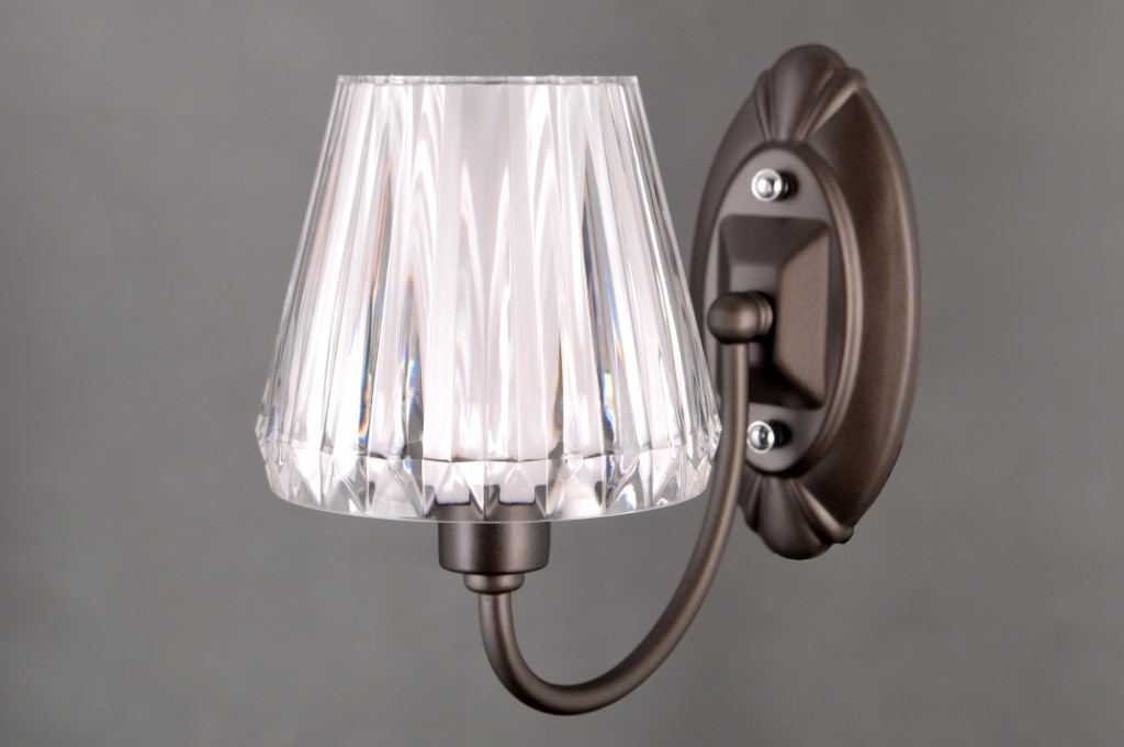 Бра Elvan BR-38432/1-E14-Br