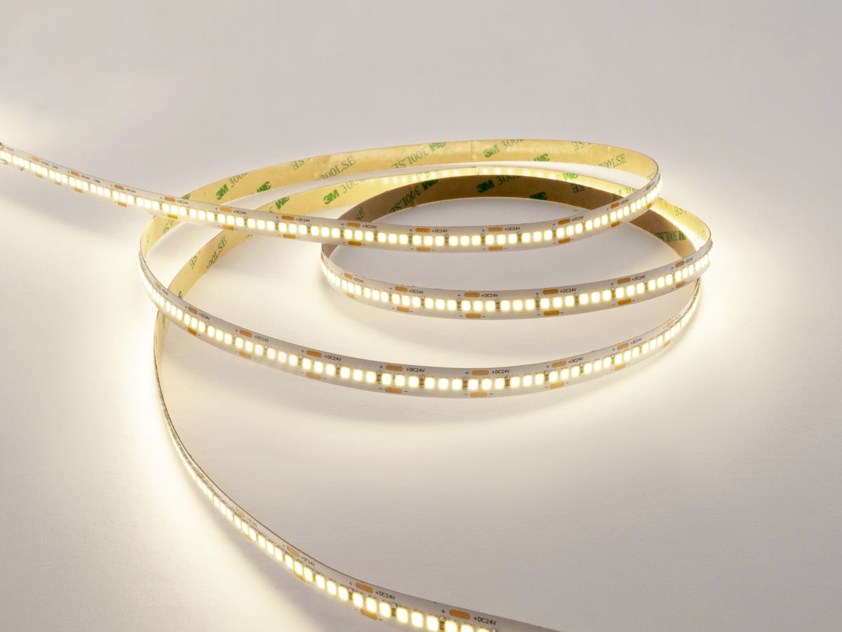 Светодиодная лента LEDS POWER 2835 240/м (18Вт/м) 12В теплая 002309