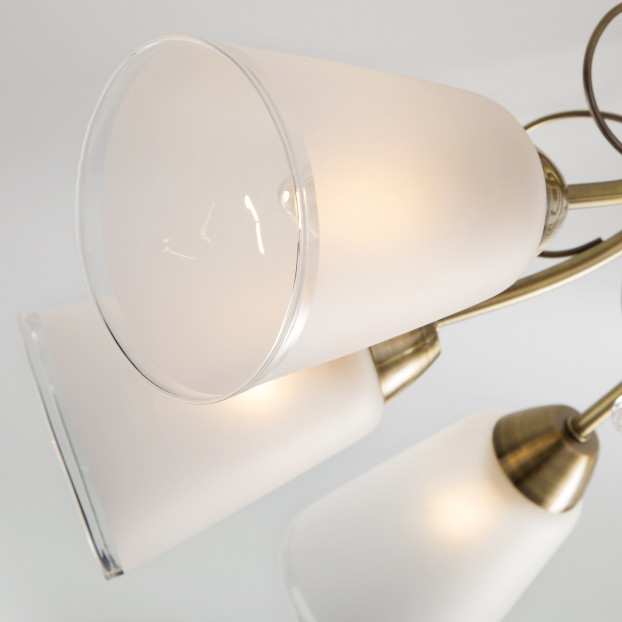 Потолочная люстра Eurosvet Patrice 30150/8 античная бронза