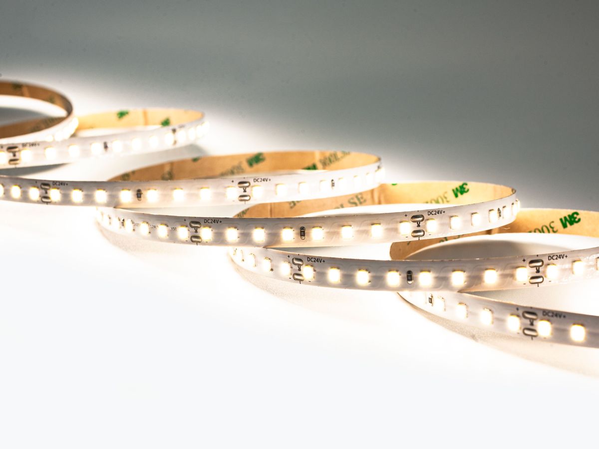 Светодиодная лента LEDS POWER 2835 128/м (12Вт/м) 24В нейтральная, серия ПРО125 008912