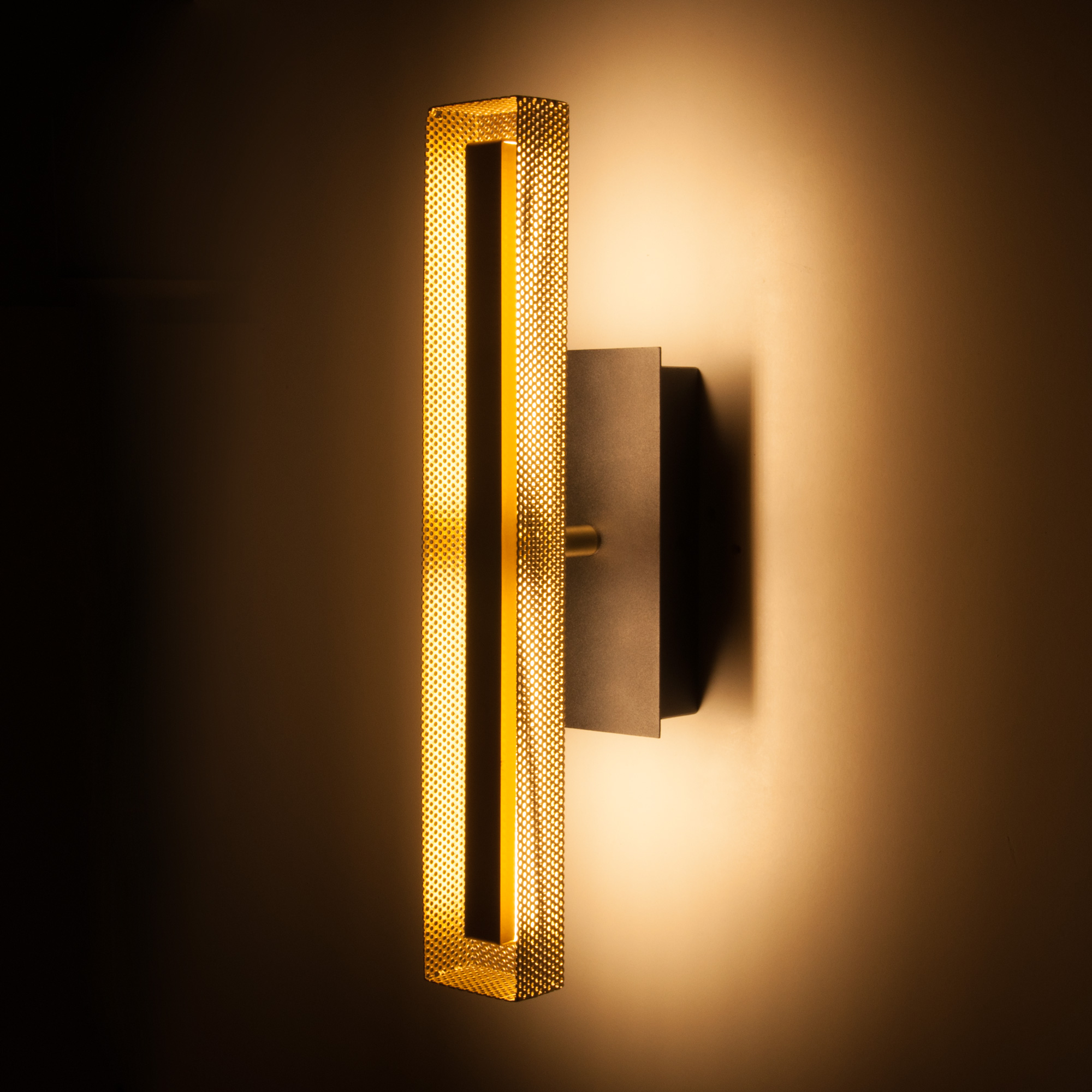 Настенный светодиодный светильник Elektrostandard Lattice 4690389179501