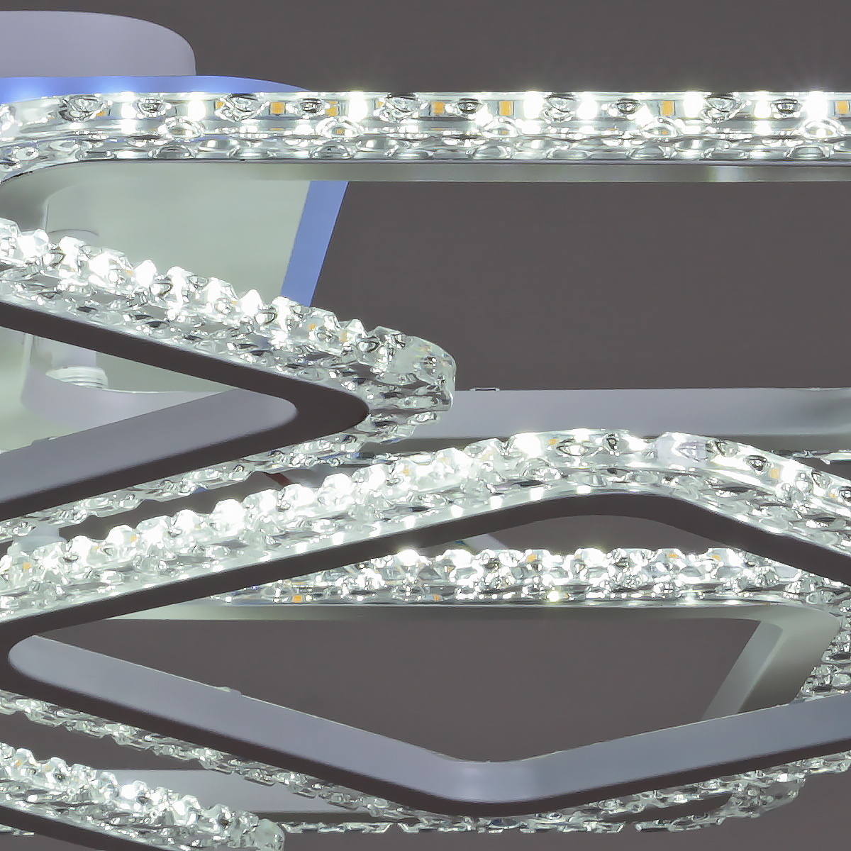 Потолочная люстра Reluce 08869-0.3-4+4C WH (RGB)