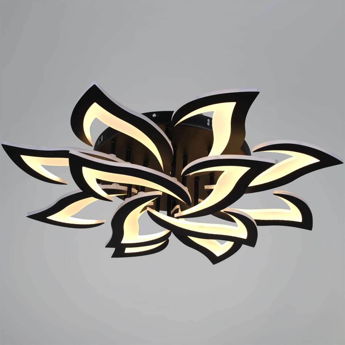 Потолочная люстра Reluce 30150-0.3-8+4 BK