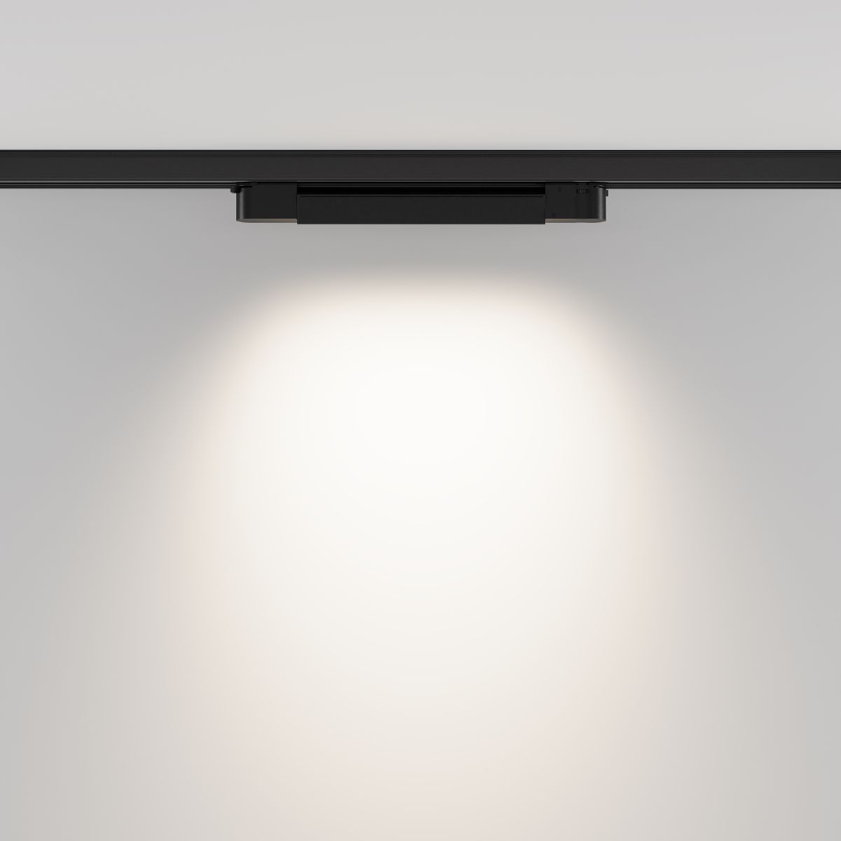 Трековый трехфазный светильник Maytoni Basis TR196-3-10W4K-B