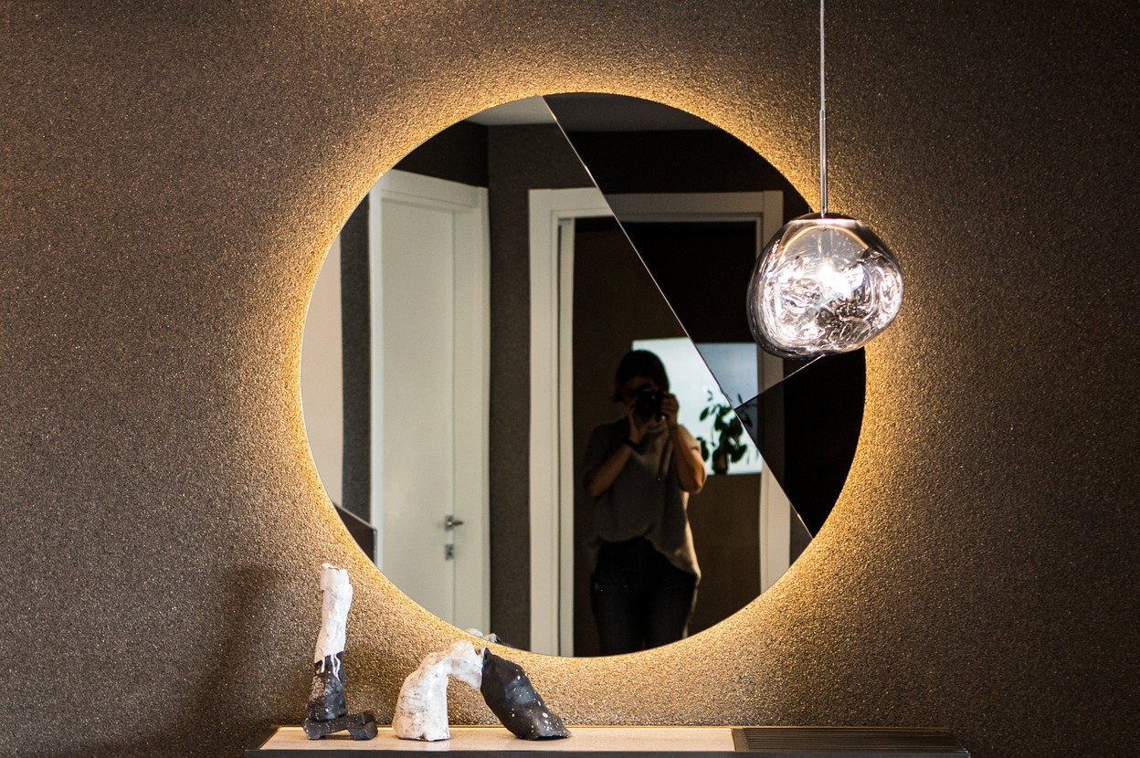 Как выбрать освещение для зеркала в ванной и прихожей