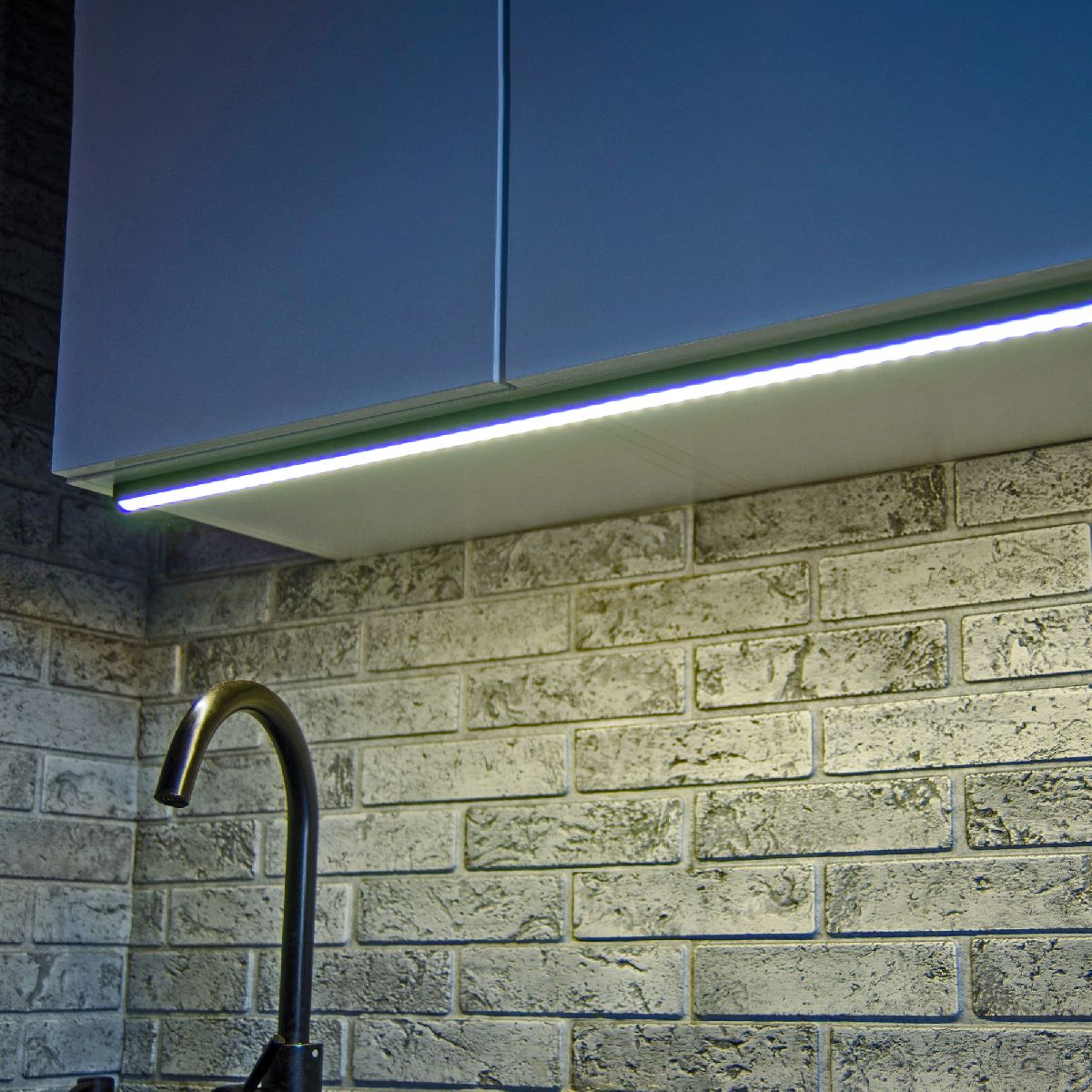 Настенно-потолочный светильник Volpe ULI-Q951 10W/4000K IP20 BLACK UL-00012401