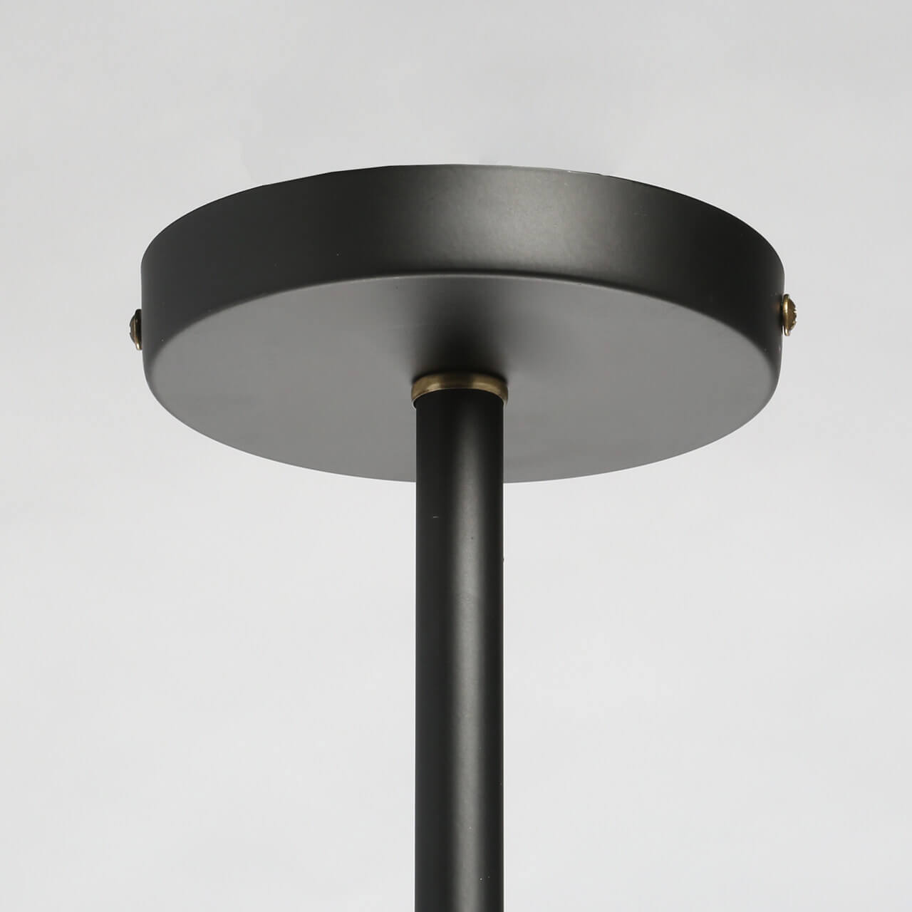 Люстра на штанге DeMarkt 638017704