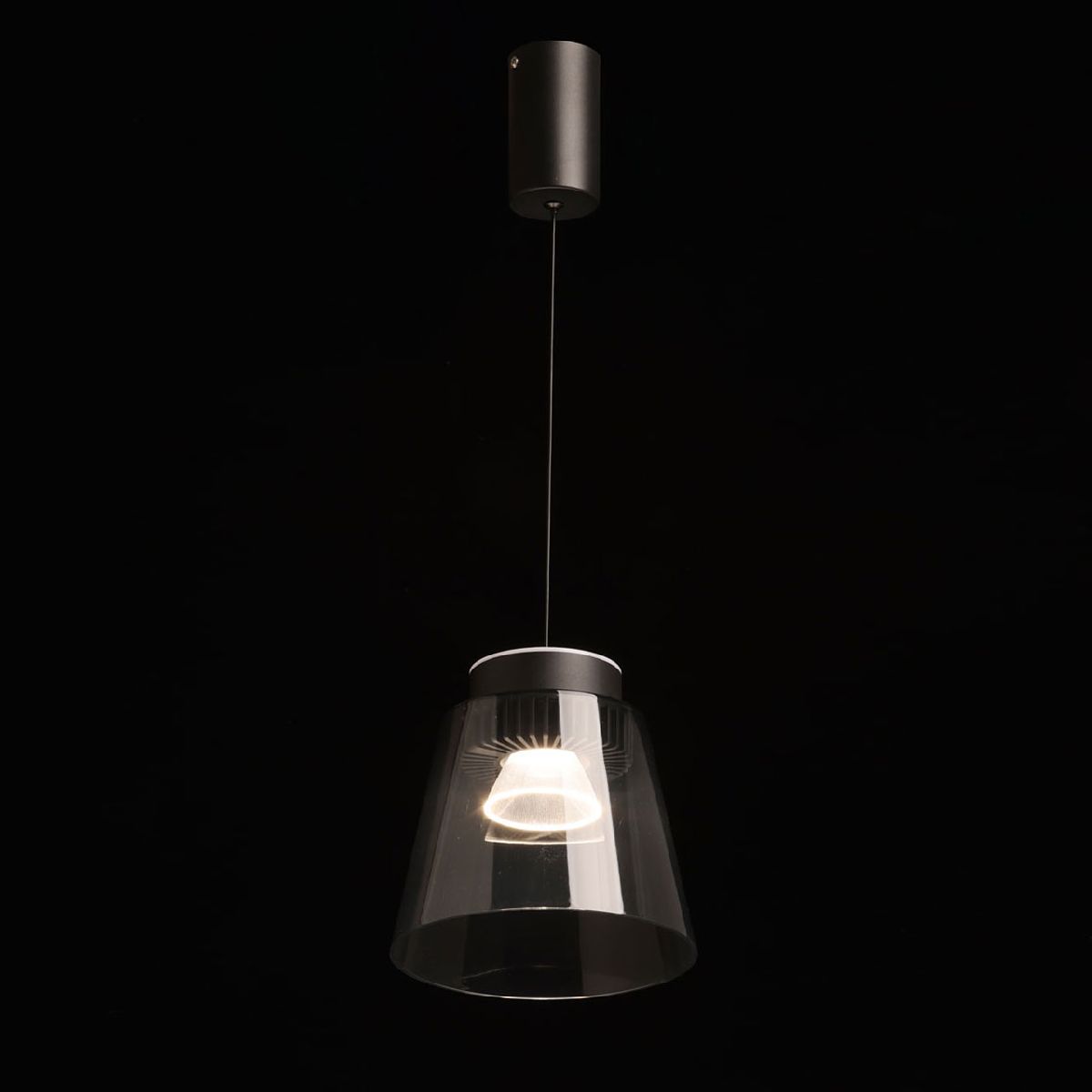 Подвесной светильник De Markt Стаут 702012901