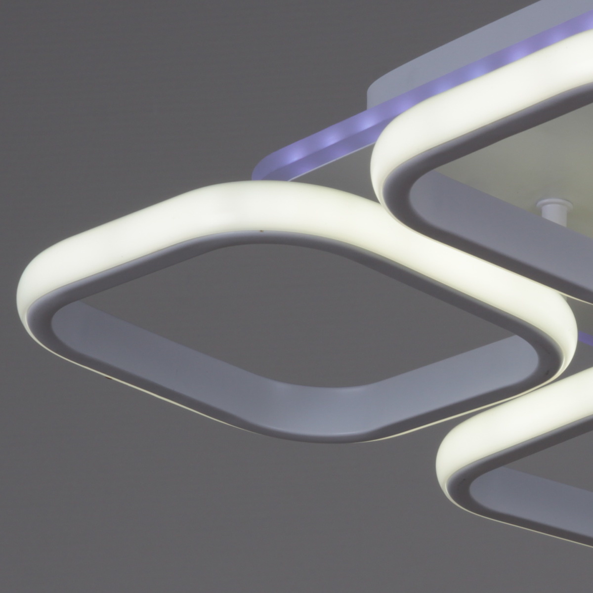 Потолочная люстра Reluce 05854-0.3-04 WH (RGB)