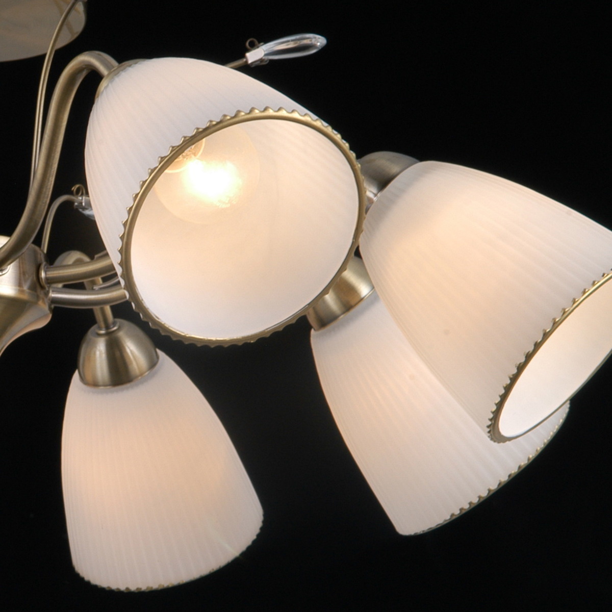 Люстра на штанге Illumico IL0308-8CSQ-29 AB