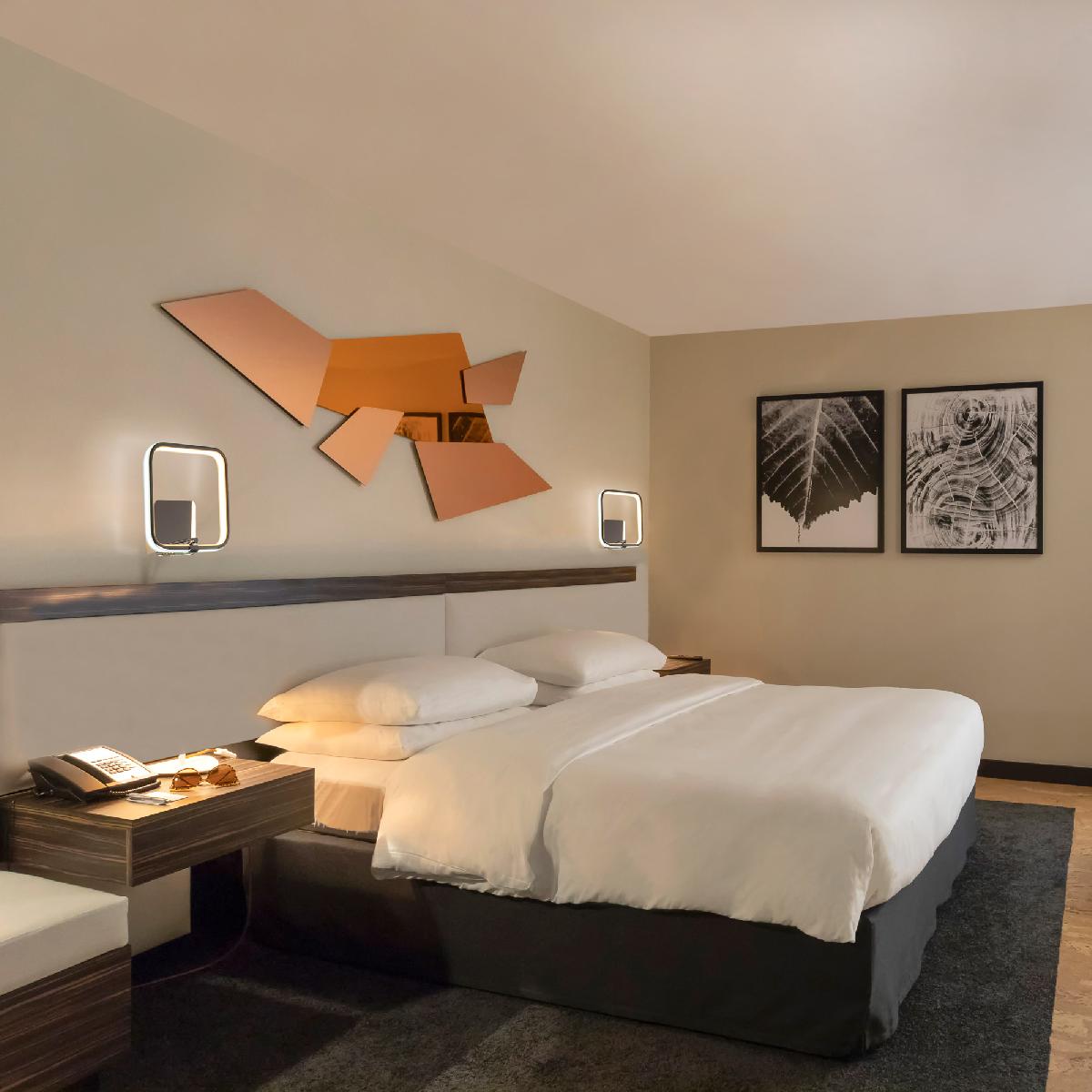 Настенный светодиодный светильник Eurosvet Spencer 90067/1 хром