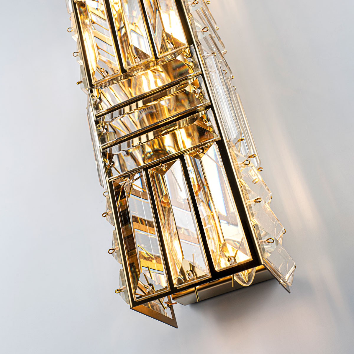 Настенный светильник Modelux ML.556.04 GD