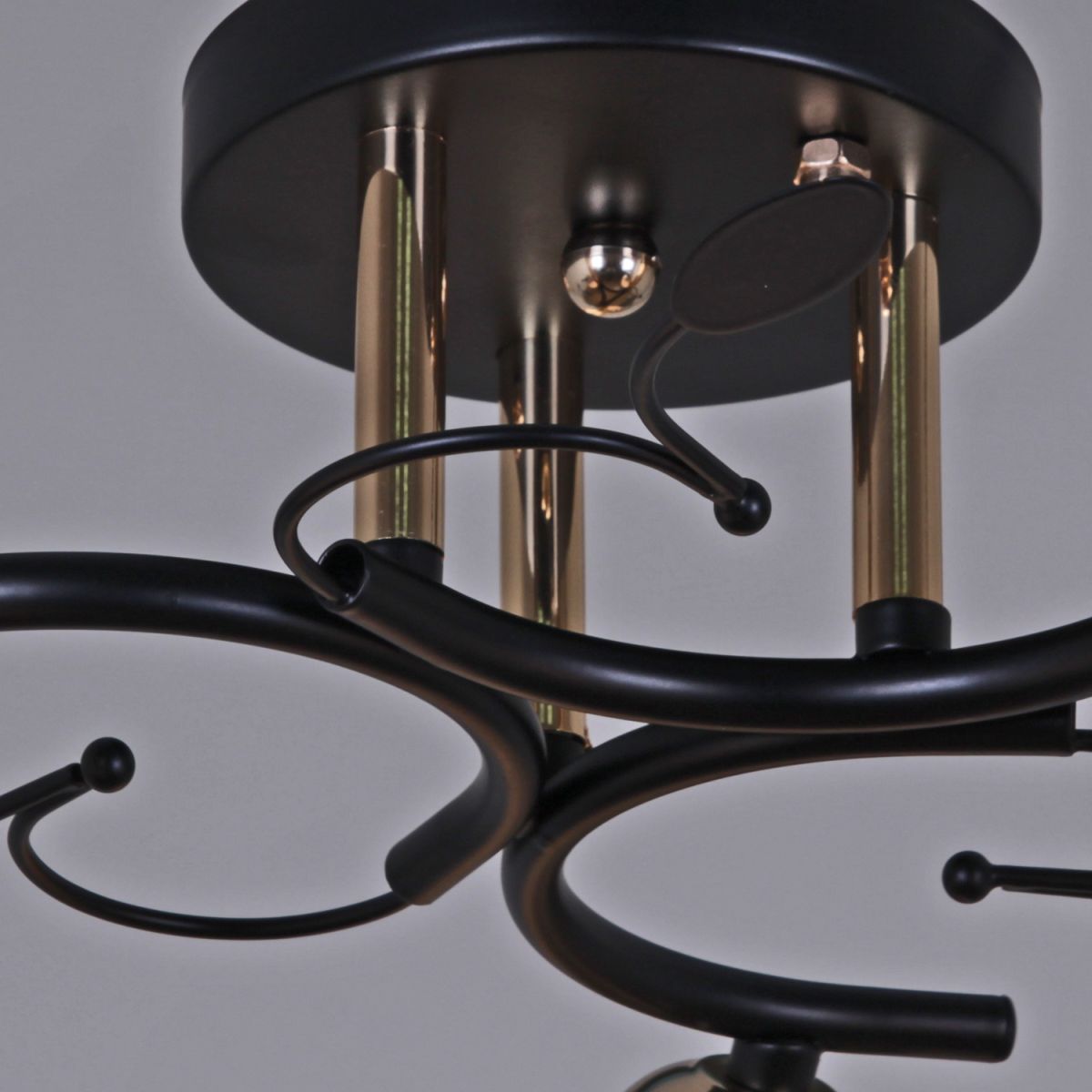 Потолочная люстра Reluce 10134-0.3-03 BK+FG