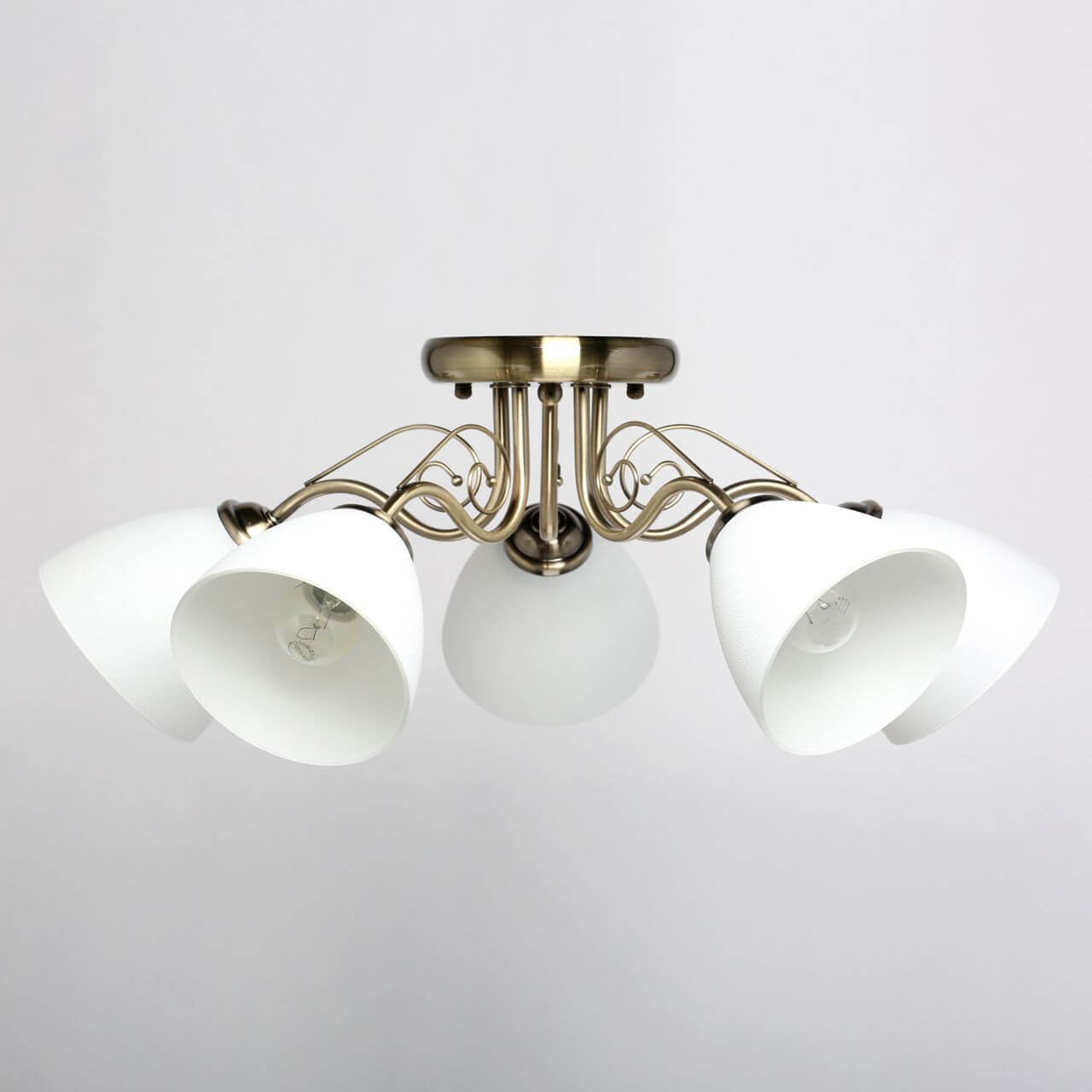 Люстра на штанге DeMarkt 677012705 в Москве