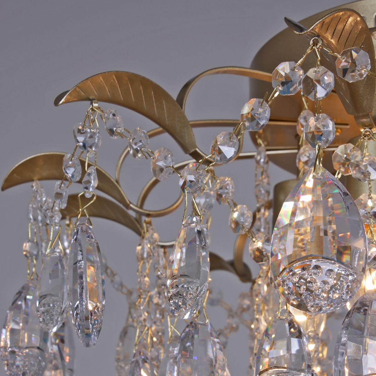 Потолочная люстра Reluce 04035-0.3-06 MATT GOLD