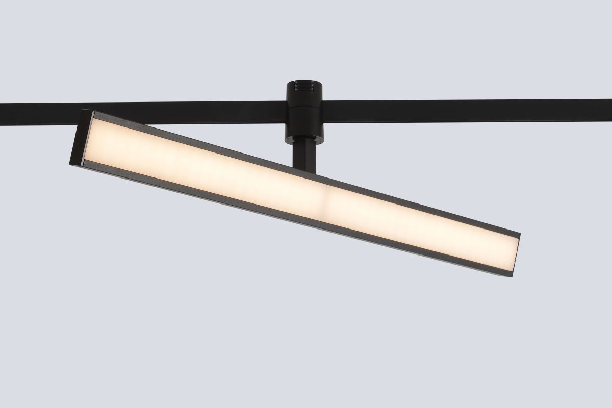 Трековый светильник для гибкой магнитной системы Crystal Lux Trace 48V CLT 0.37 001 18W BL SMART