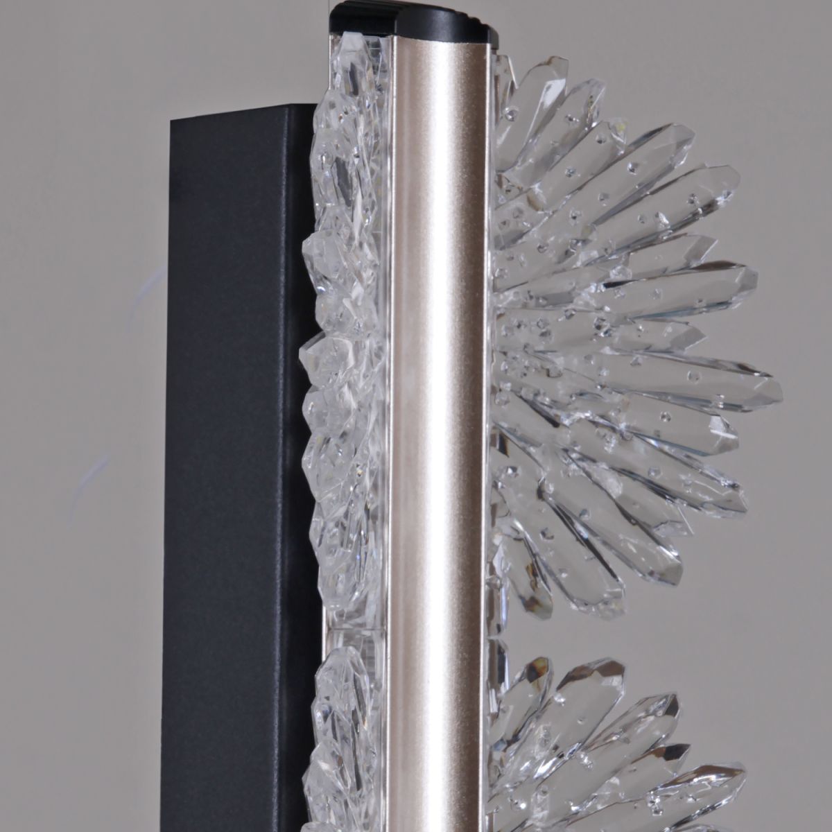 Настенный светильник Reluce 04471-0.2-16W GD