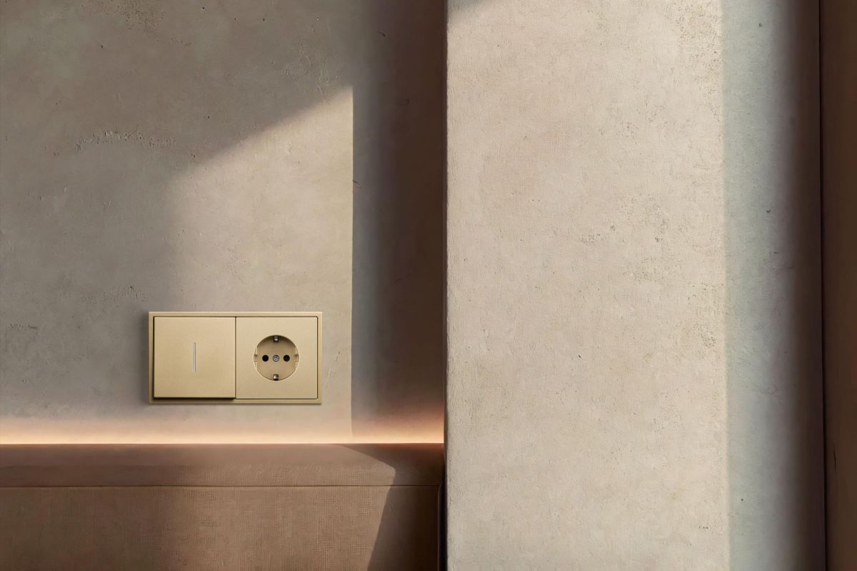 Рамка 1-постовая, золотой Kollinger Eclipse EC1GD