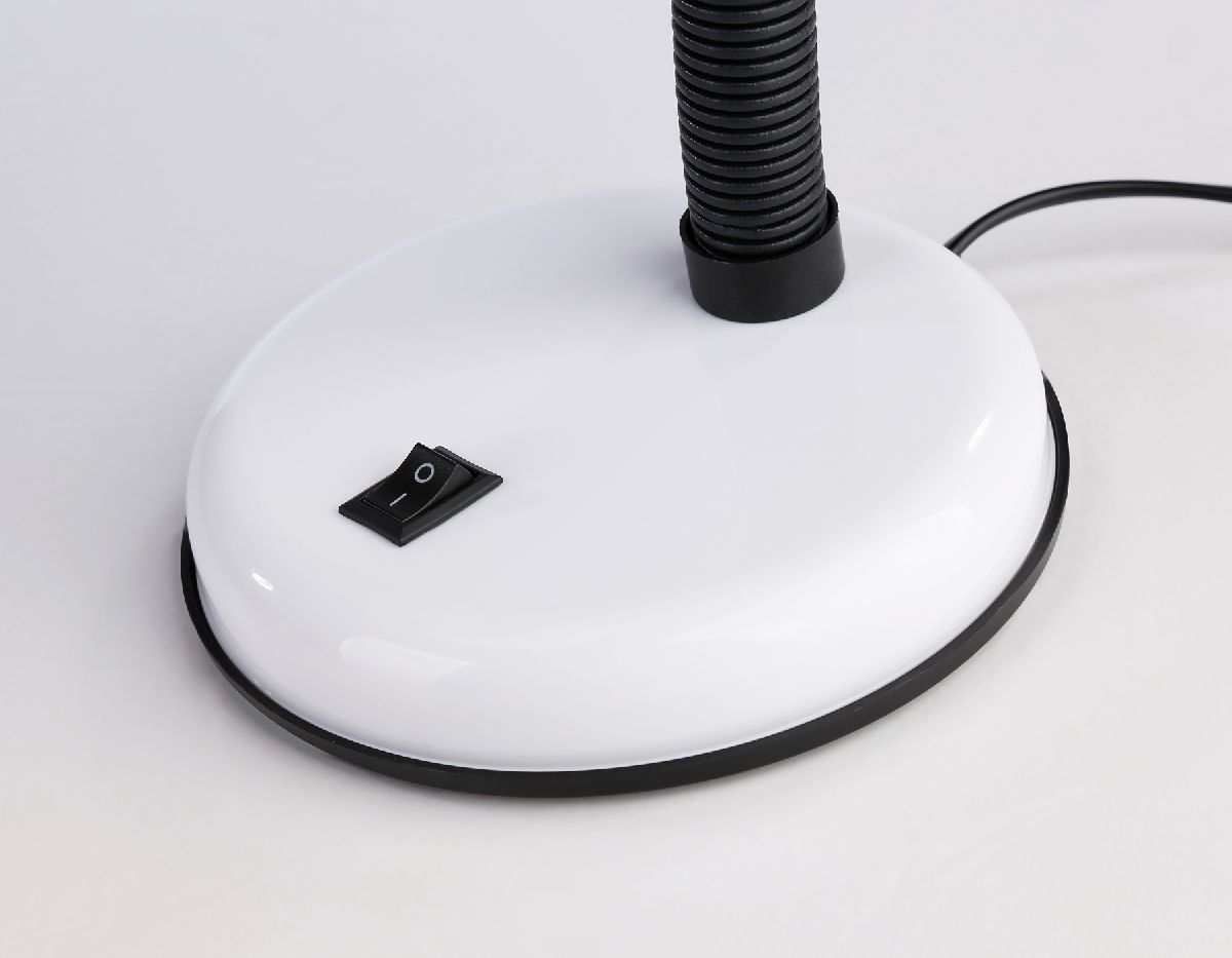 Настольная лампа Ambrella Light Desk DE7701