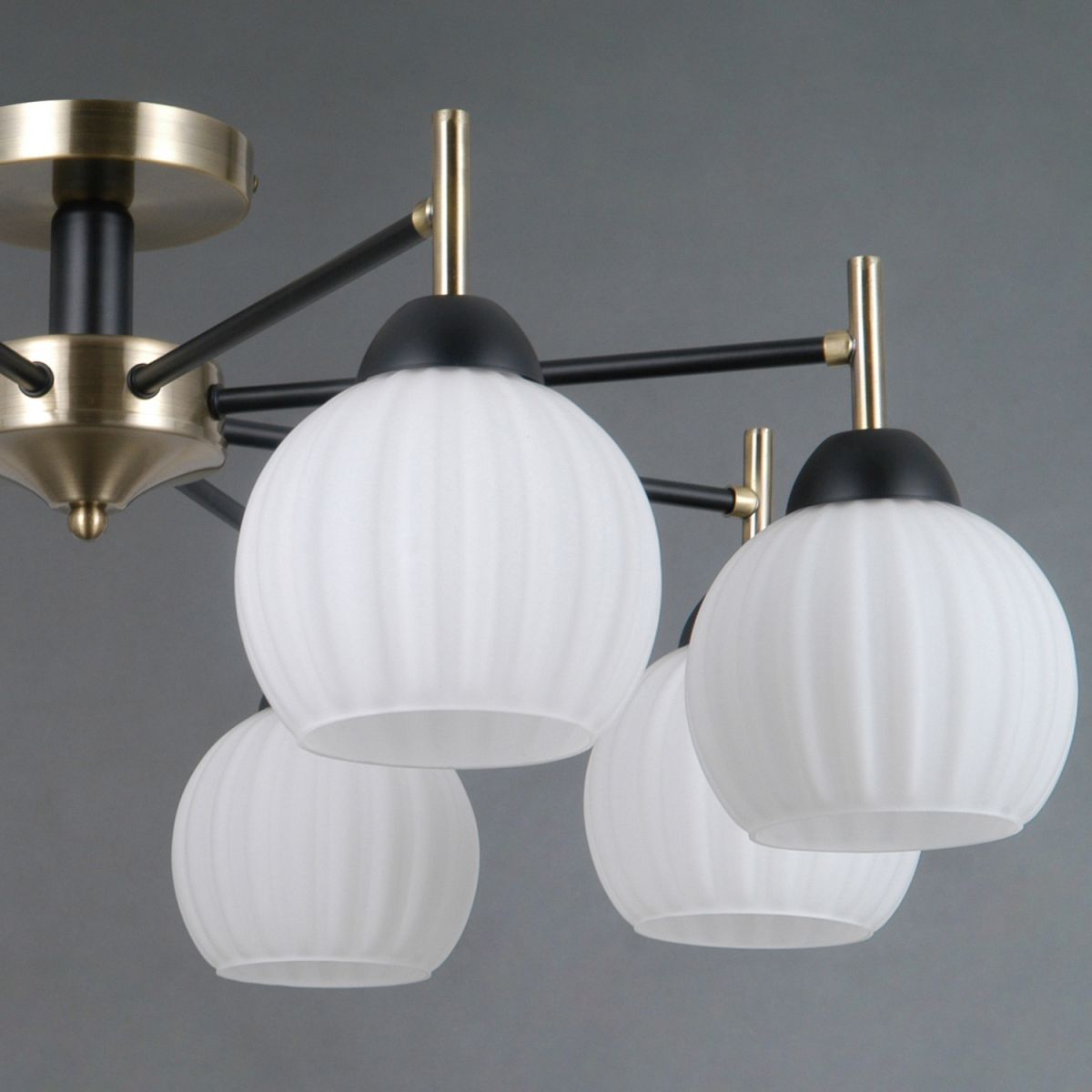 Люстра на штанге Illumico IL0579-8CSQ-25 BK AB TRENTO