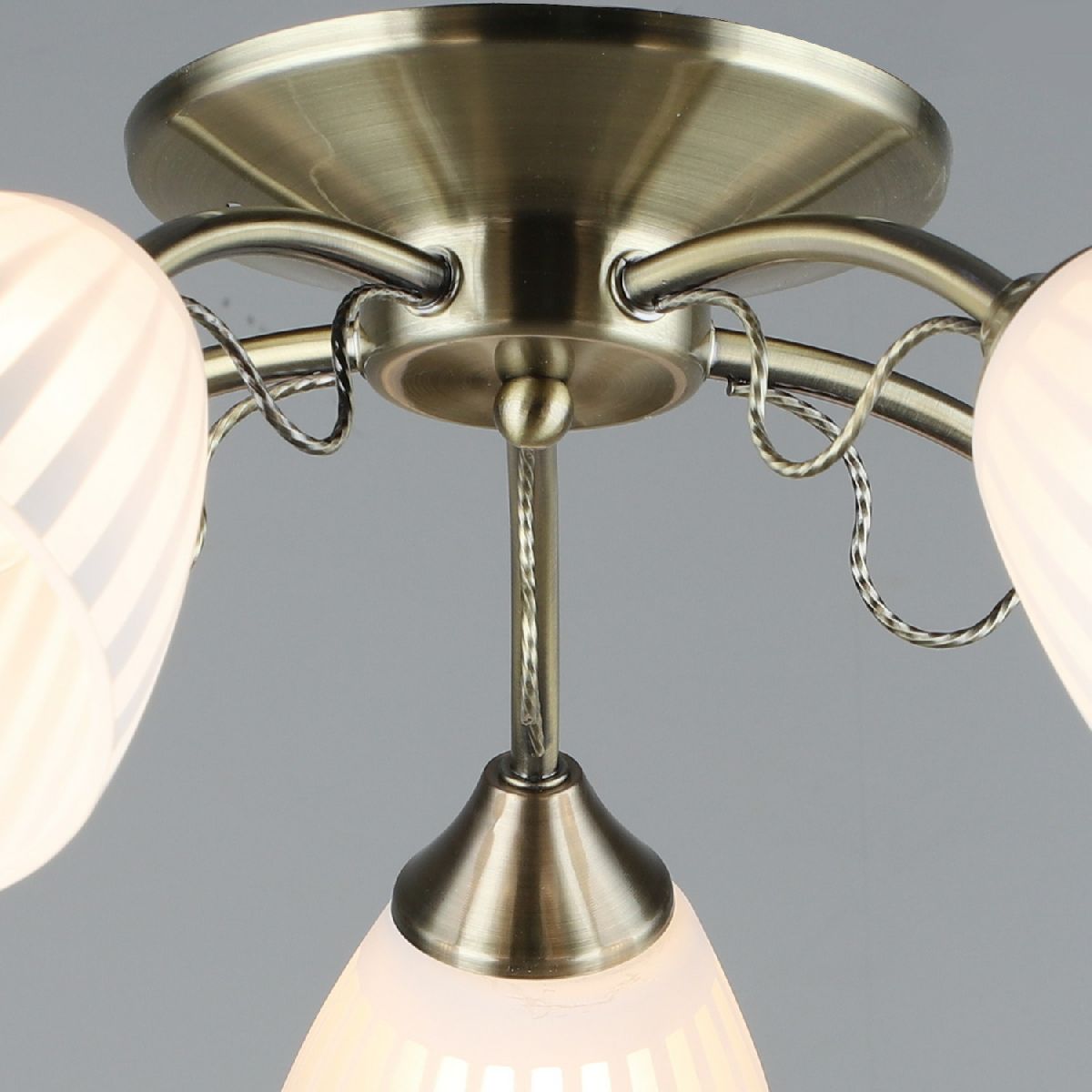 Потолочная люстра Reluce 05064-0.3-05 AB