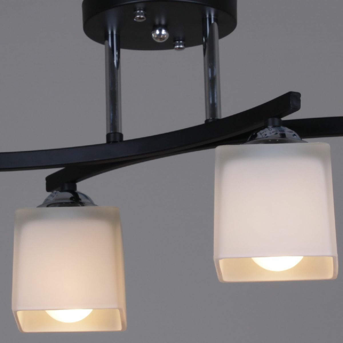 Потолочная люстра Reluce 03213-0.3-04