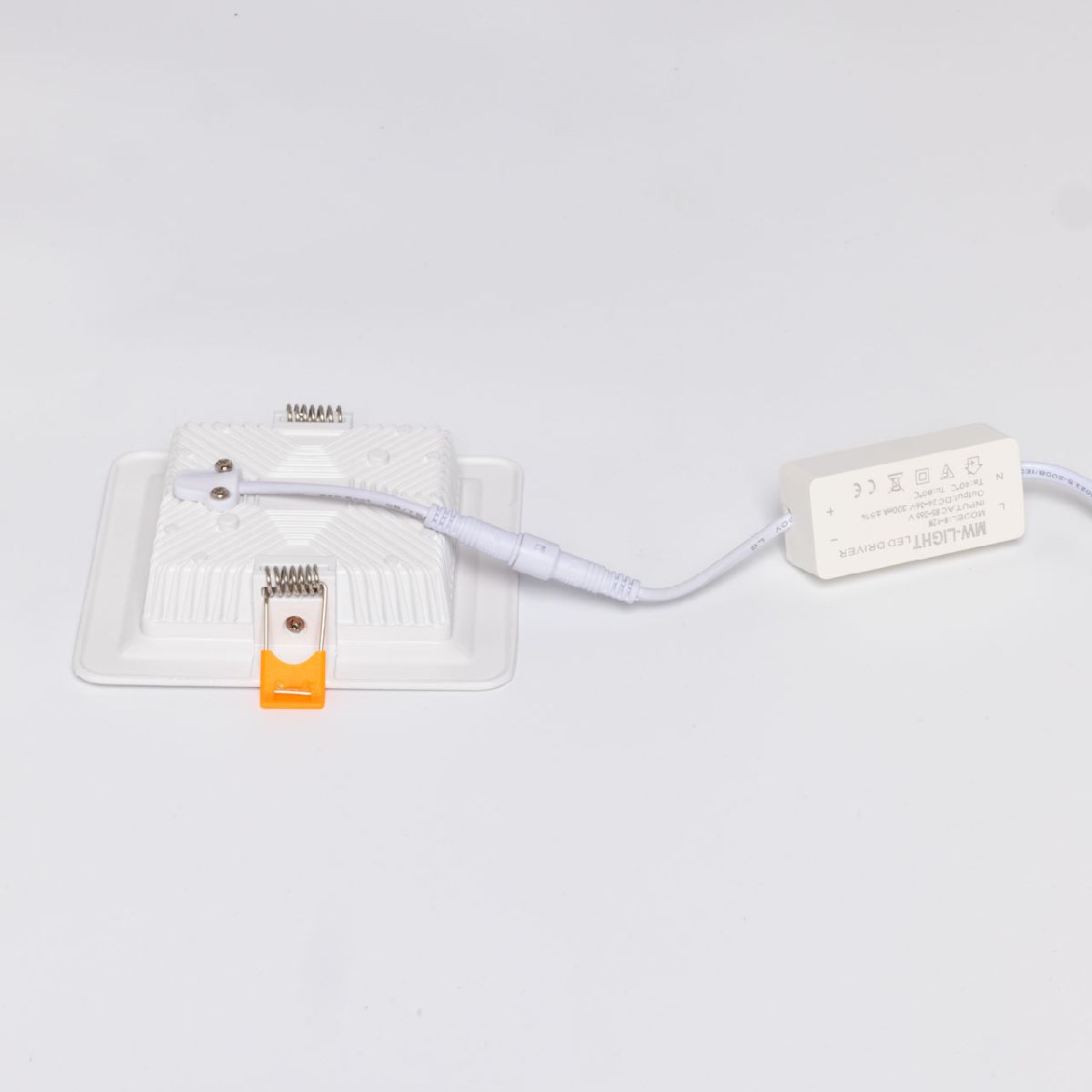 Встраиваемый светильник De Markt Прайм 850013701