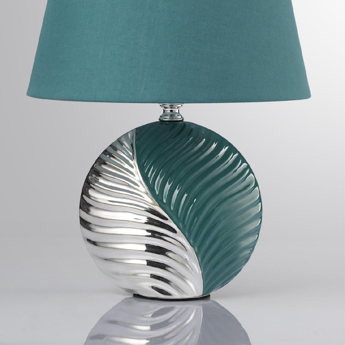 Настольная лампа для спальни Lumion Moderni Tapala 8139/1T