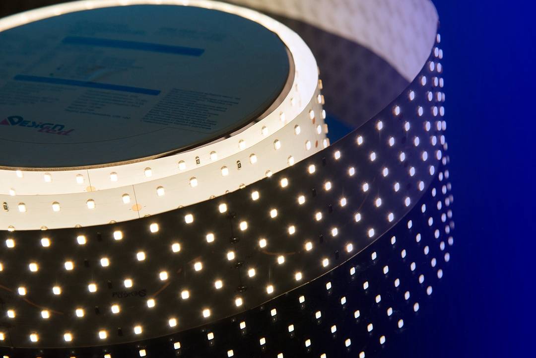 Светодиодная лента DesignLed DSG2350-24-NW-33 000594