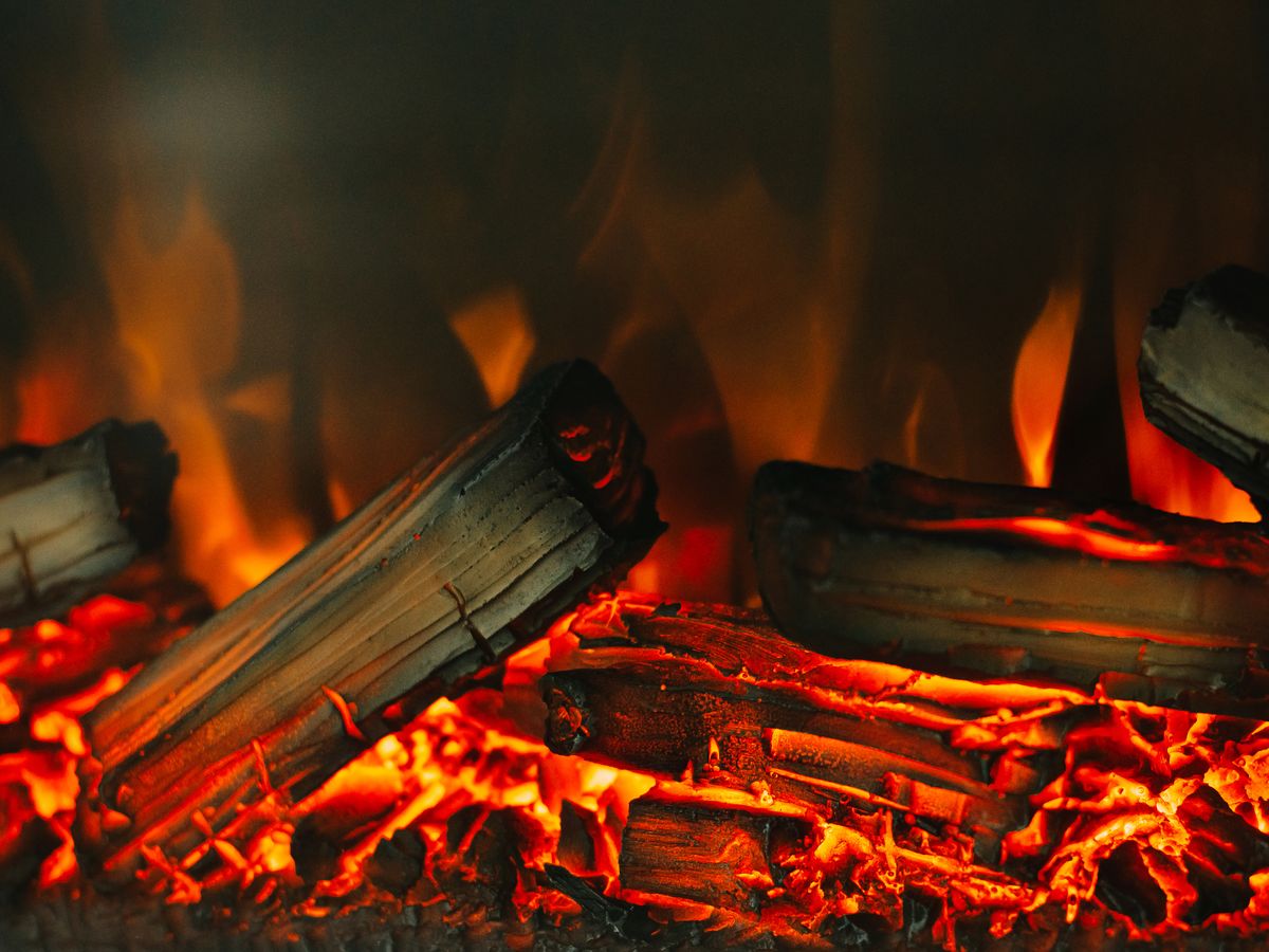 Электрокамин Elekam Delta с очагом Pulsar 100131