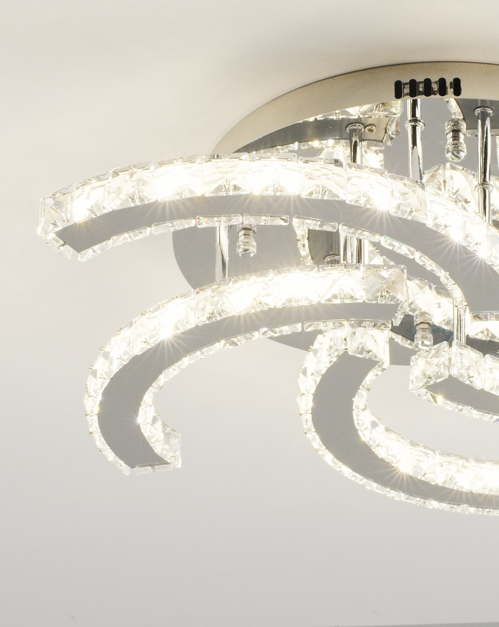 Потолочная светодиодная люстра Moderli Luna V1594-CL