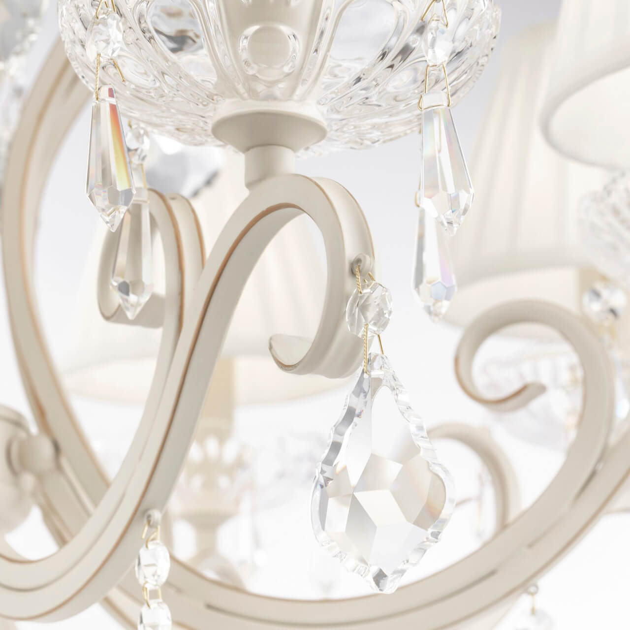 Подвесная люстра Maytoni Triumph ARM288-08-G