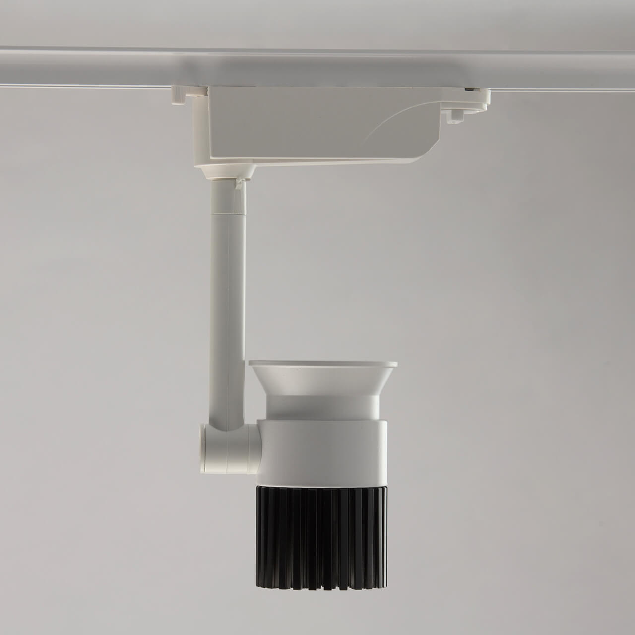 Трековый светодиодный светильник De Markt Трек-система 550010101