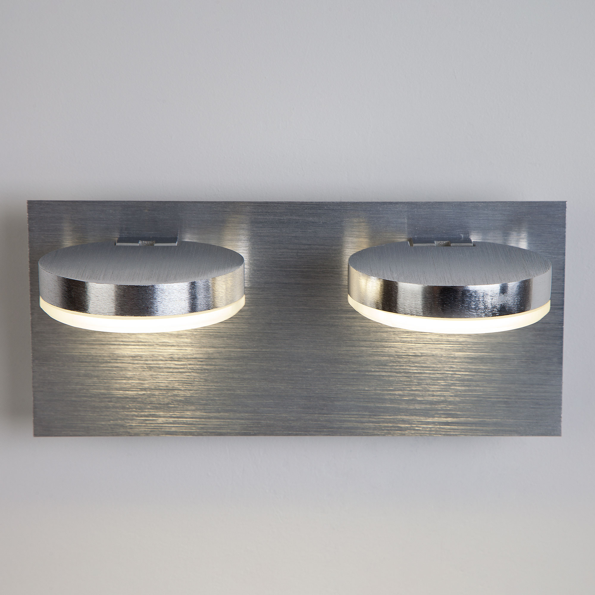 Настенный светодиодный светильник Eurosvet Cover 20004/2 алюминий