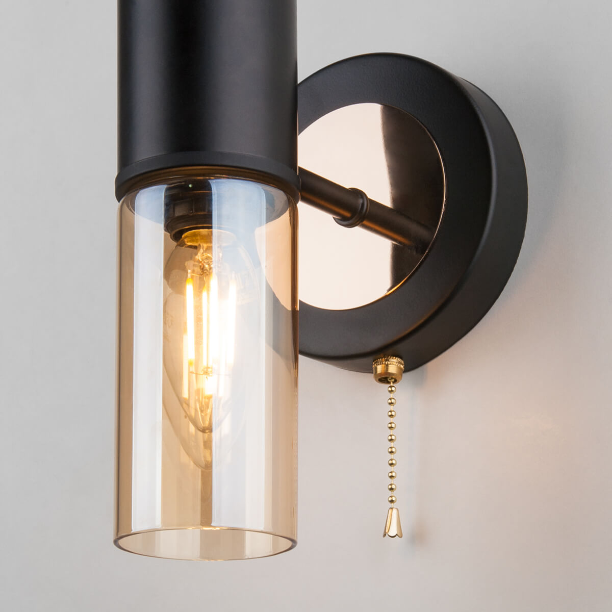 Бра на штанге Eurosvet Tesoro 70125/1 черный