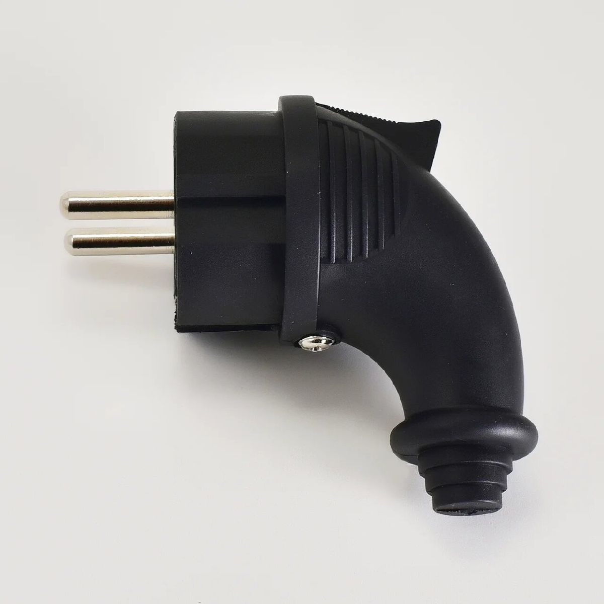 Вилка трехфазная Lezard Каучук 332-0100-0201/201