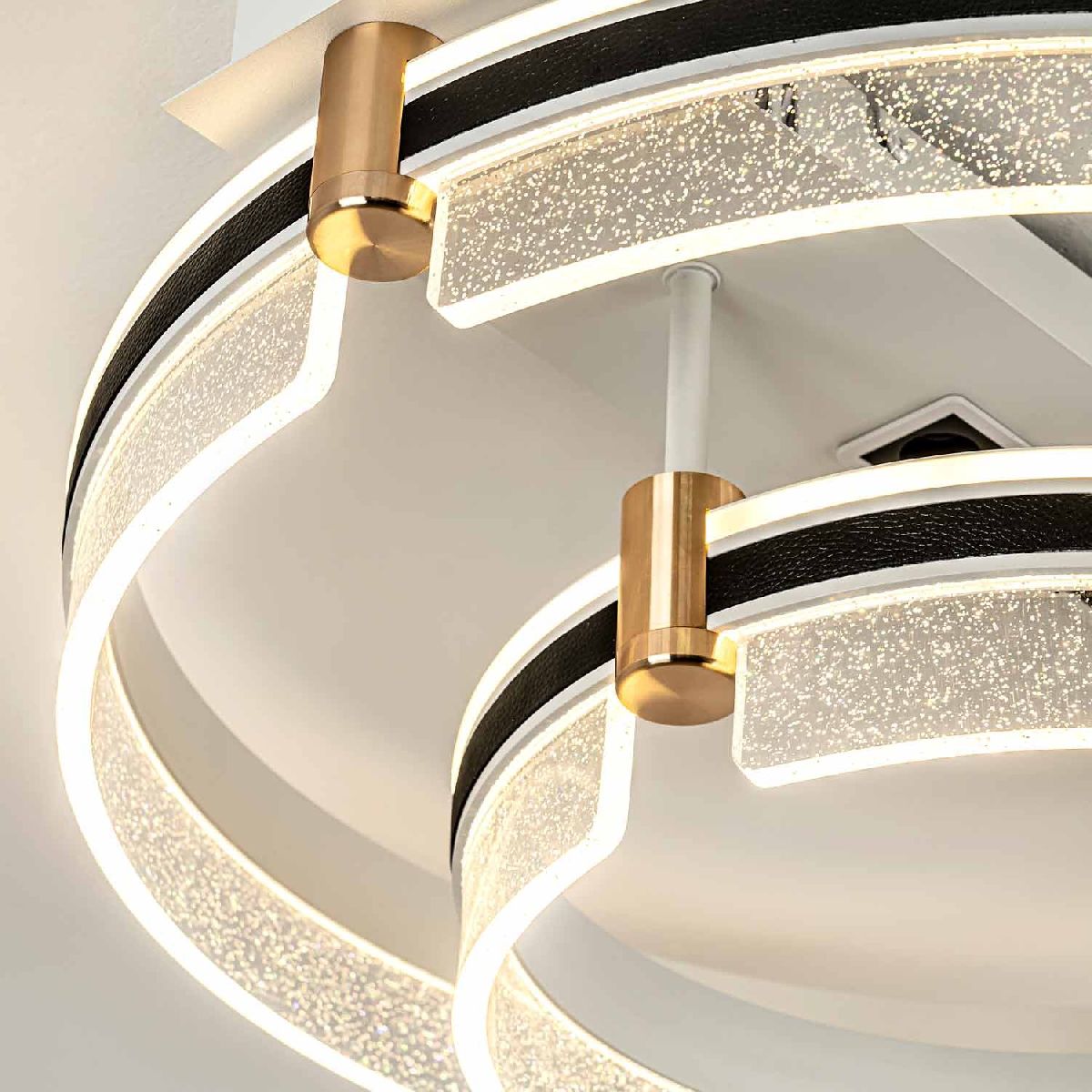 Потолочная люстра LED4U L1057-530 WH