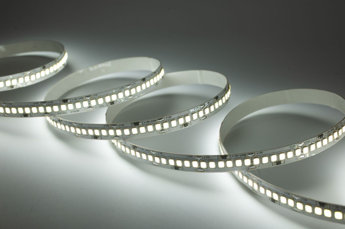 Светодиодная лента LEDS POWER 2835 240/м (21Вт/м) 12В холодная 008769