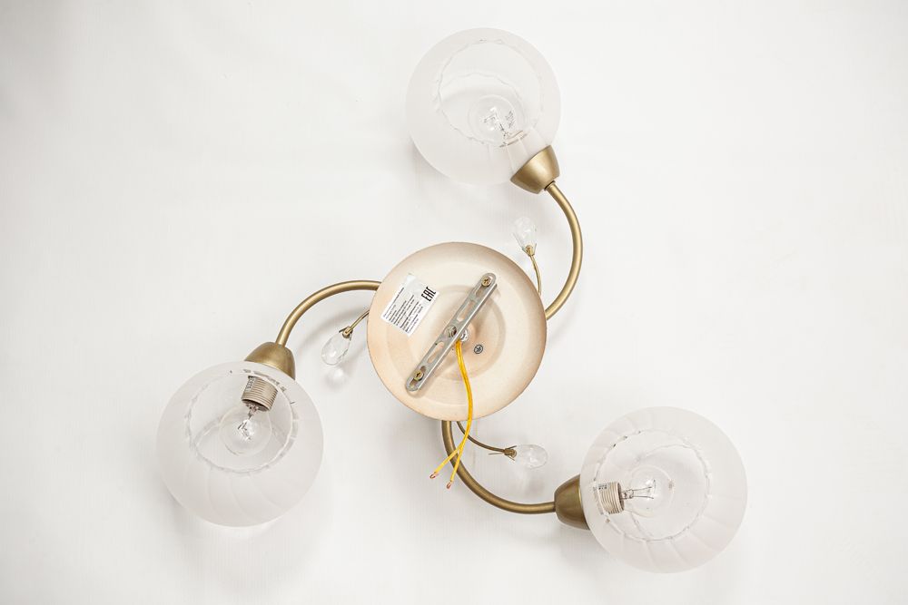 Потолочная люстра Escada 1111/3