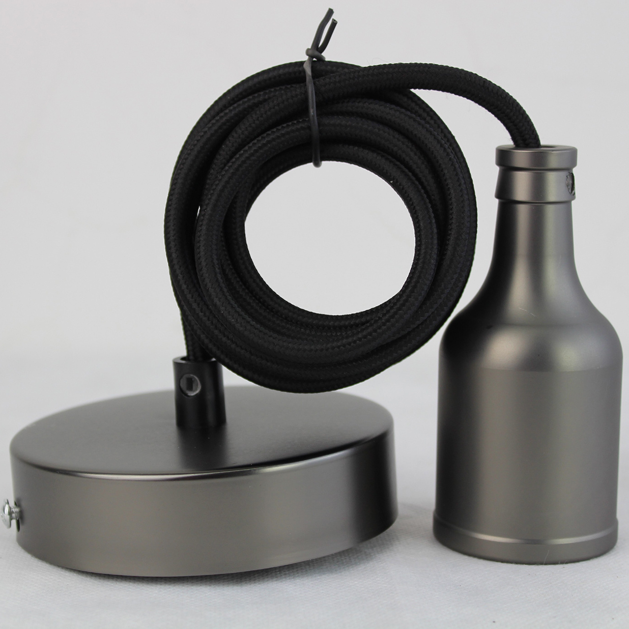 Ретро патрон с подвесом E27 Черный Sun Lumen 056-632