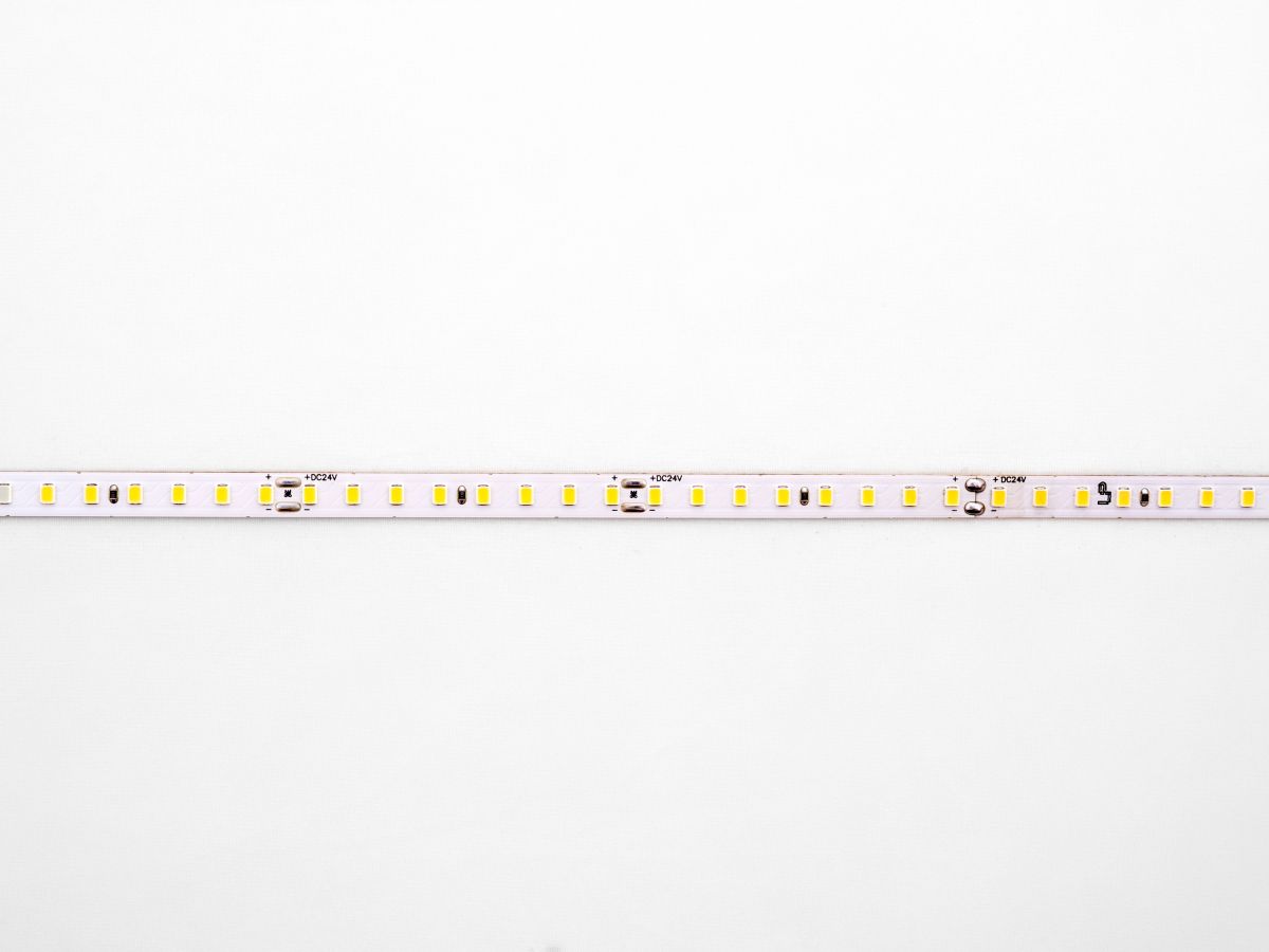 Светодиодная лента LEDS POWER 2835 128/м (12Вт/м) 24В нейтральная, серия ПРО140 005171