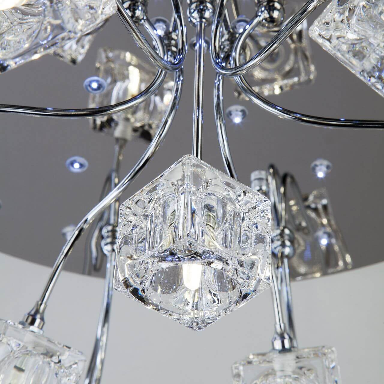 Потолочная светодиодная люстра Eurosvet Trinity 80113/31 хром/белый