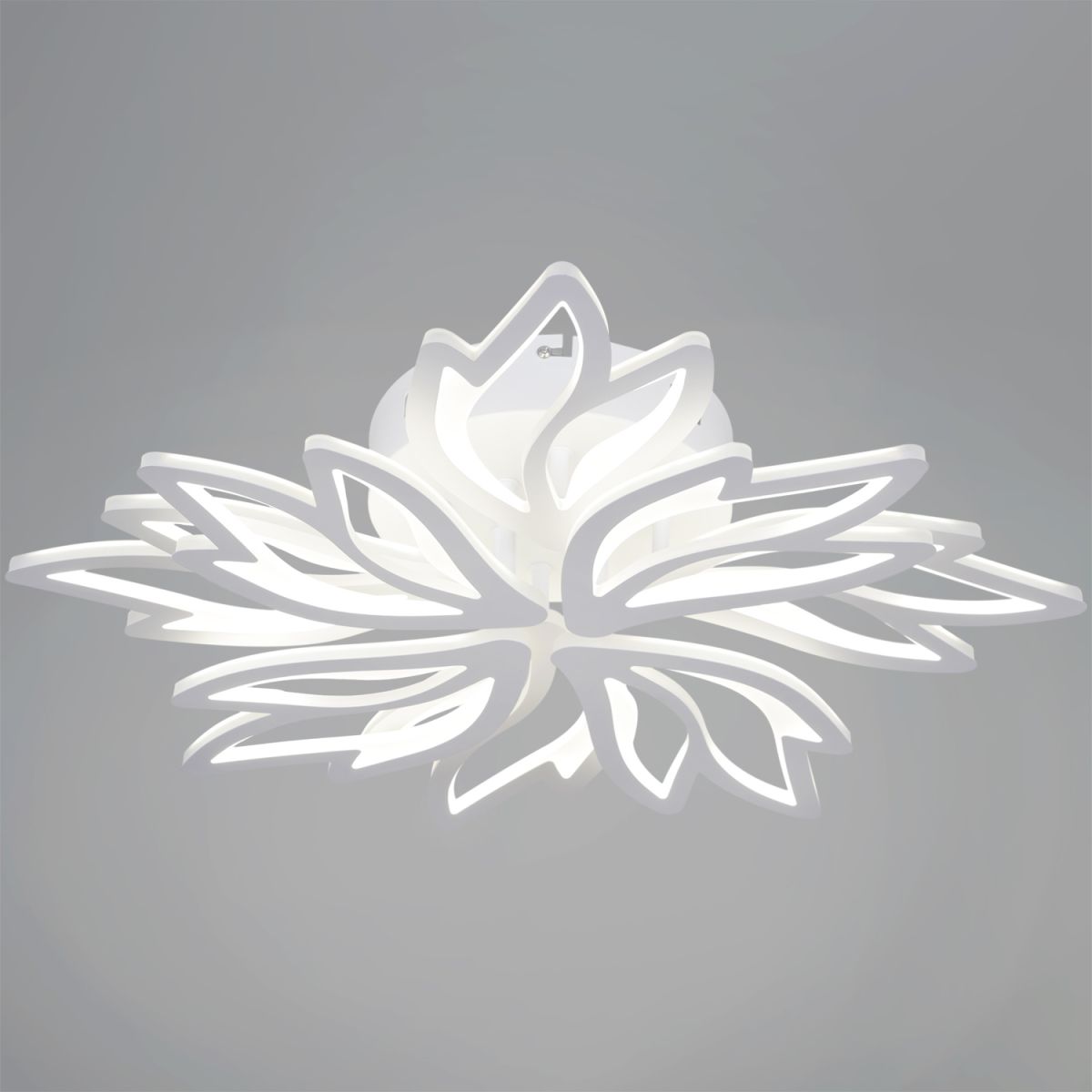 Потолочная люстра Reluce 09862-0.3-4+4 WH