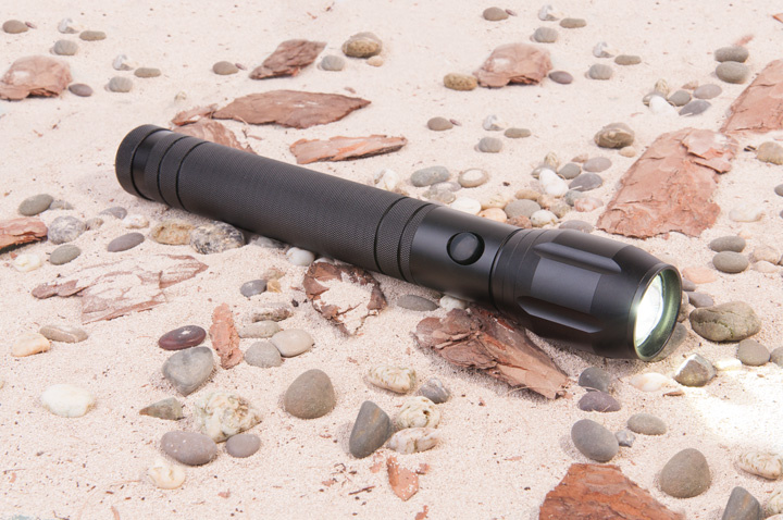 Ручной светодиодный фонарь Elektrostandard Space от батареек 315х50 600 лм 4690389037597