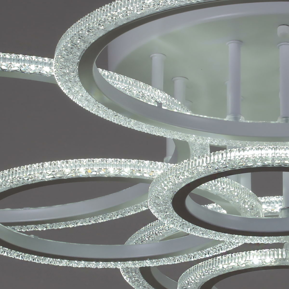 Потолочная люстра Reluce 08429-0.3-08 WH