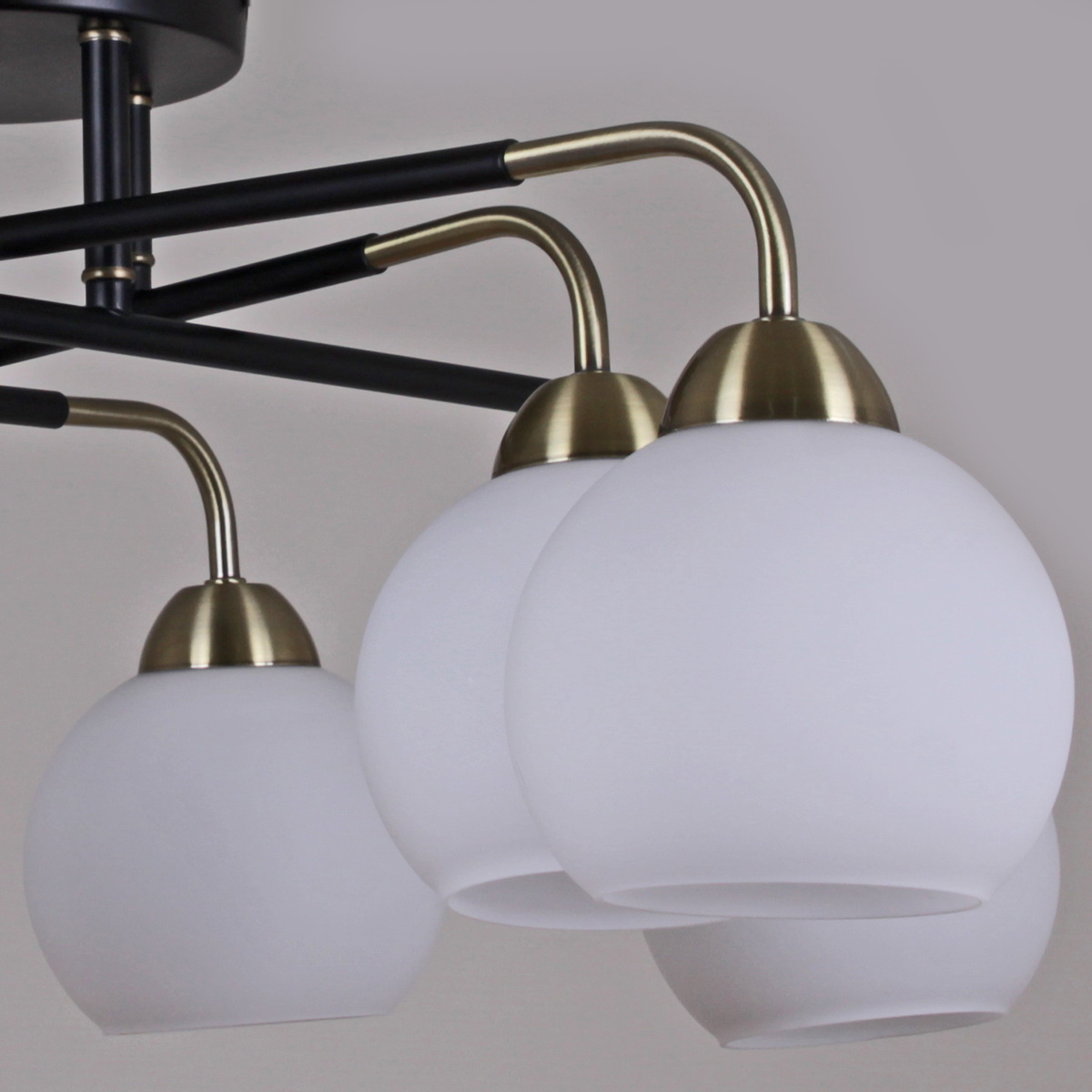 Люстра на штанге Illumico IL0252-8CSQ-79 BK AB