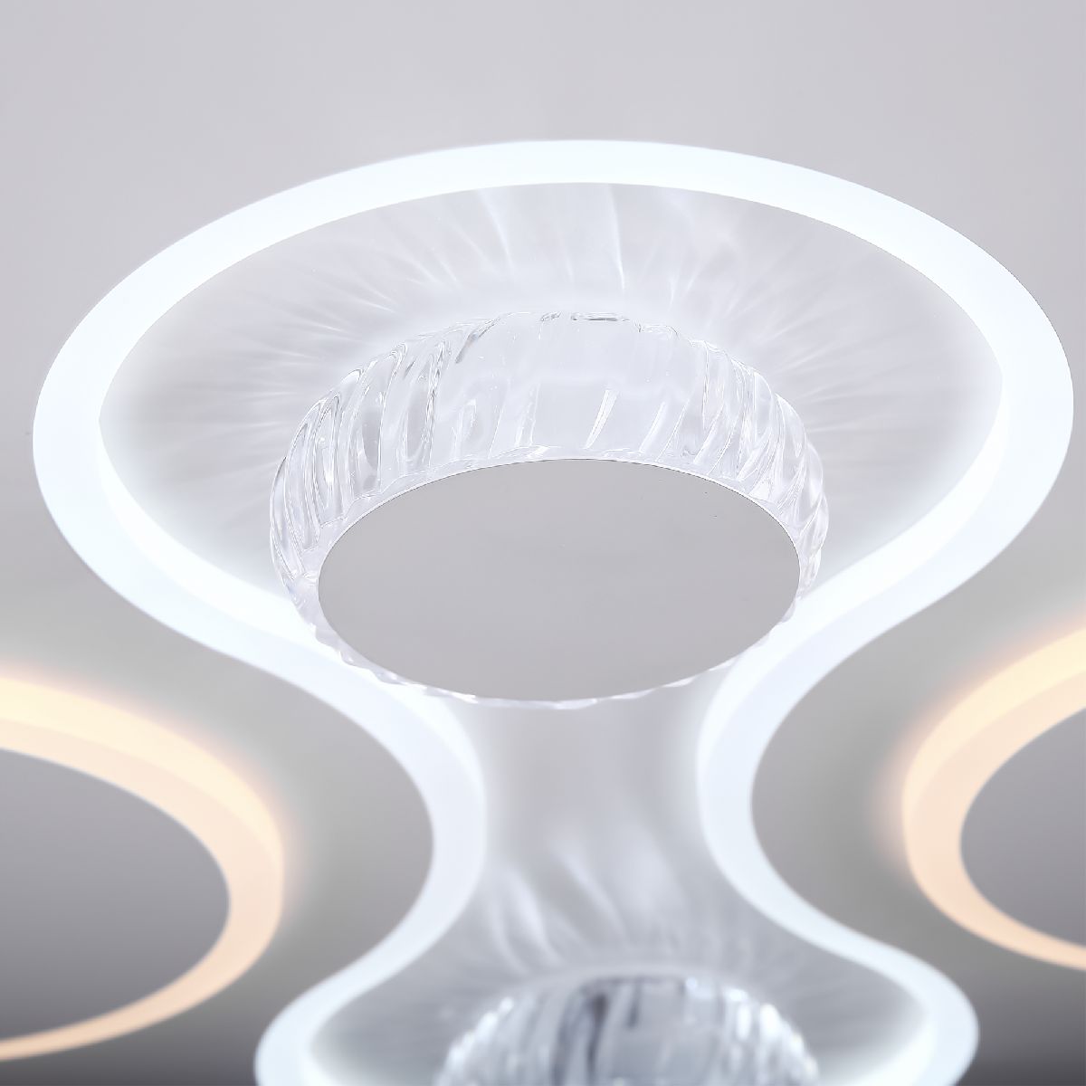 Потолочный светильник Freya Lamina FR6049CL-L95W