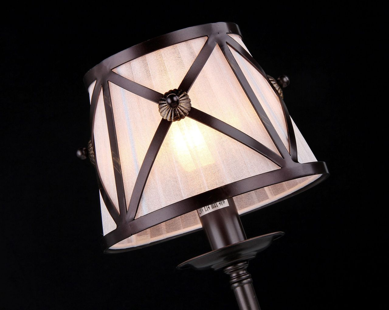 Настольная лампа Maytoni Country H102-22-R